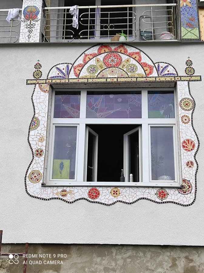Vila v mozaikovém španělském stylu v Děčíně Esterno foto