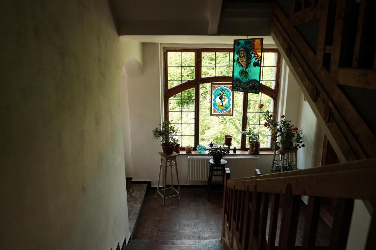 Vila v mozaikovém španělském stylu v Děčíně Esterno foto