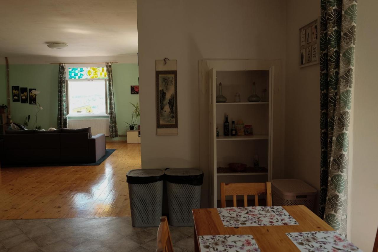Vila v mozaikovém španělském stylu v Děčíně Esterno foto